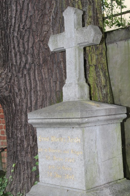 Grabmal von E.M. Arndt: Alter Friedhof Bonn Arndt Eiche - steht unter Denkmalschutz